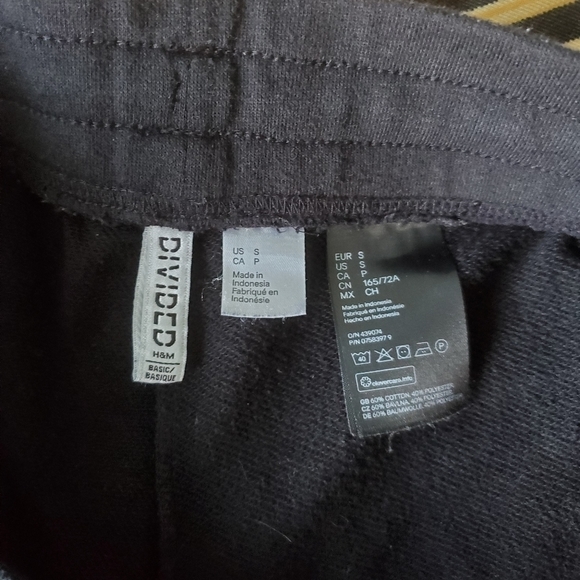 Divided | Weekend Edition | Small | 2 Pair Shorts - Picture 3 of 9